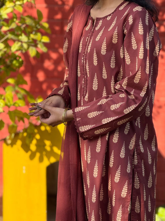 Pine maroon- unstitched lawn (cotton 4.5m)