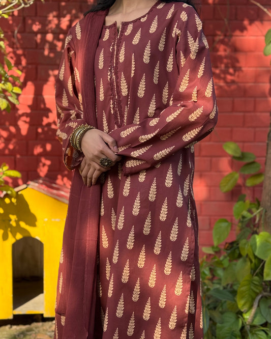 Pine maroon- unstitched lawn (cotton 4.5m)