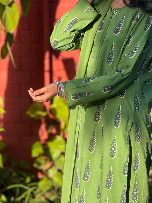 Grass green- shirt piece Lawn (cotton)