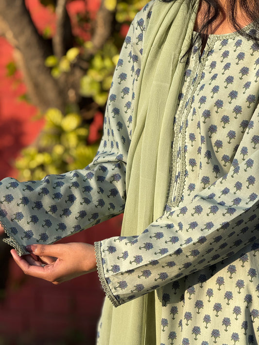 Mystic Green - Unstitched Lawn (cotton 4.5m)