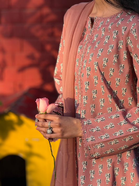Tea Pink - Unstitched Lawn (cotton 4.5m)