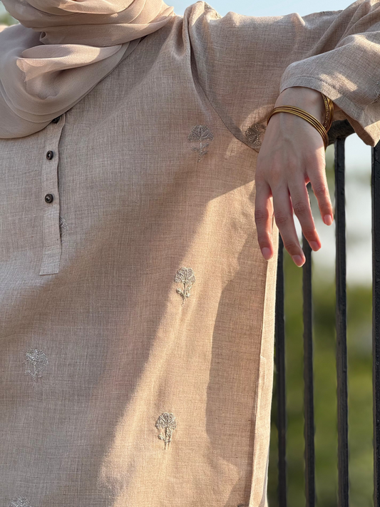 Embroidered Ivory kurta ( Stitched Festive )