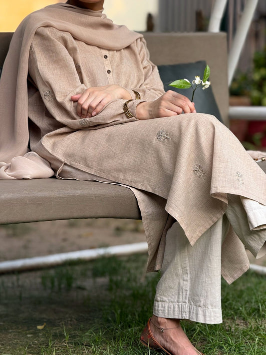 Embroidered Ivory kurta ( Stitched Festive )